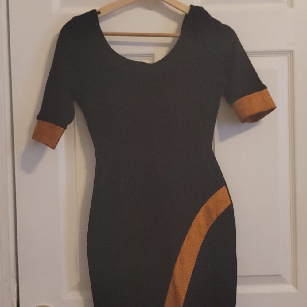 Dress - Picture 2 of 4
